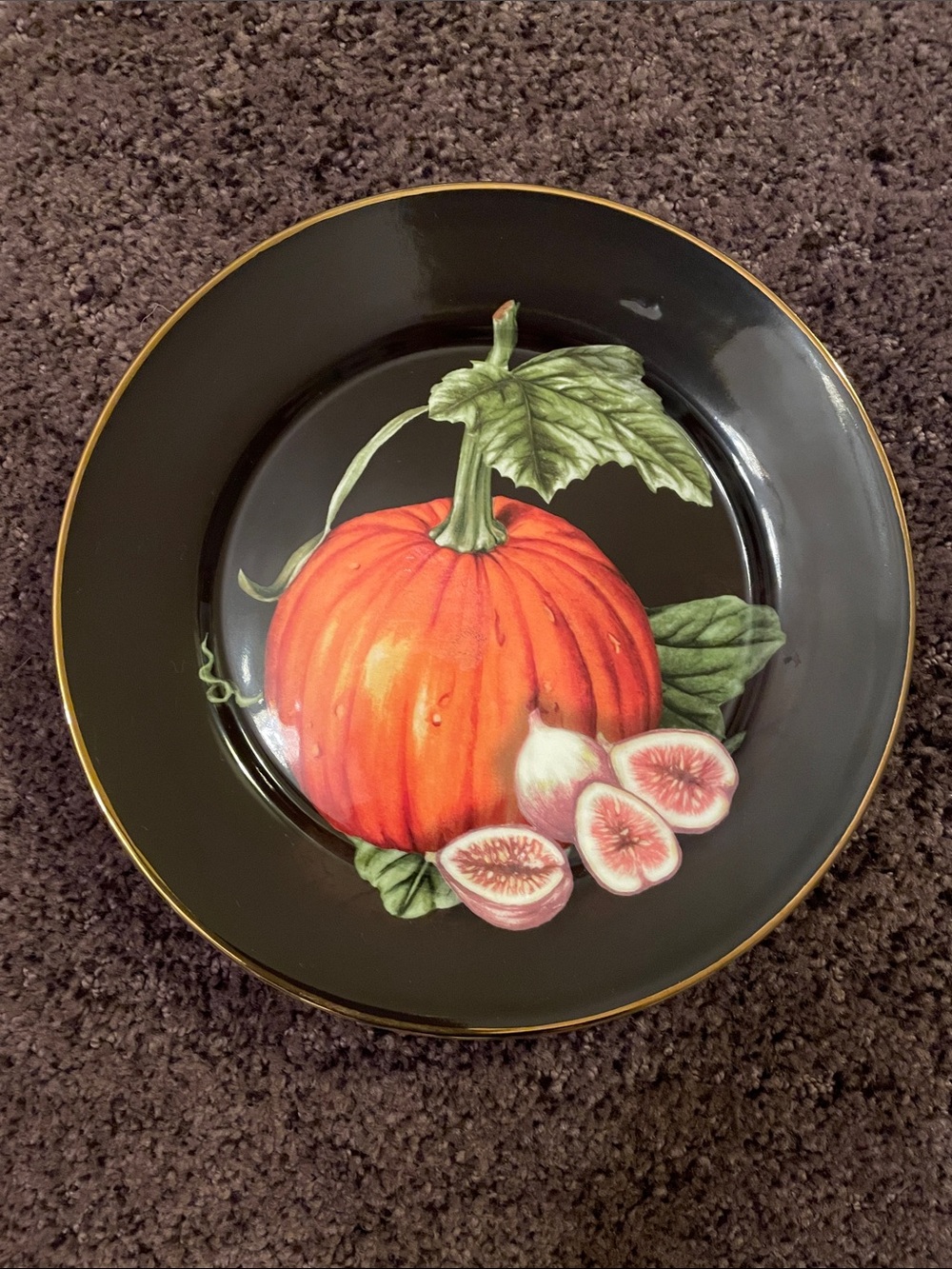 William Sonoma Harvest Pumpkin Figs Salad Dessert Plate 9” Black Glaze 14k Trim